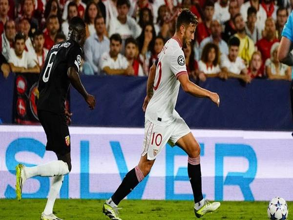 trận đấu giữa Lens và Sevilla